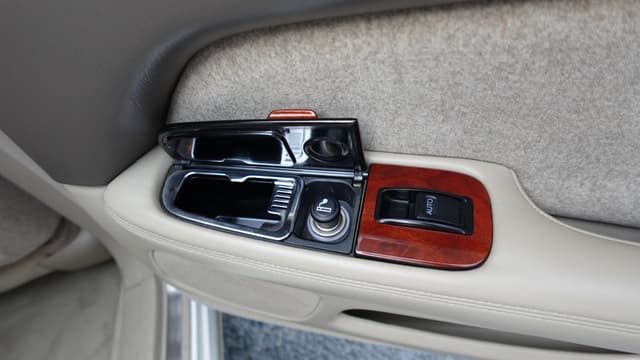 1998 Toyota Celsior JDM car for sale — photo 5 of 11