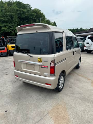 2001 Daihatsu Atrai JDM car for sale — photo 4 of 10