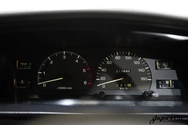 1990 Toyota Hilux JDM car for sale — photo 13 of 25