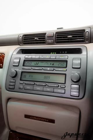 2000 Toyota Crown JDM car for sale — photo 11 of 25