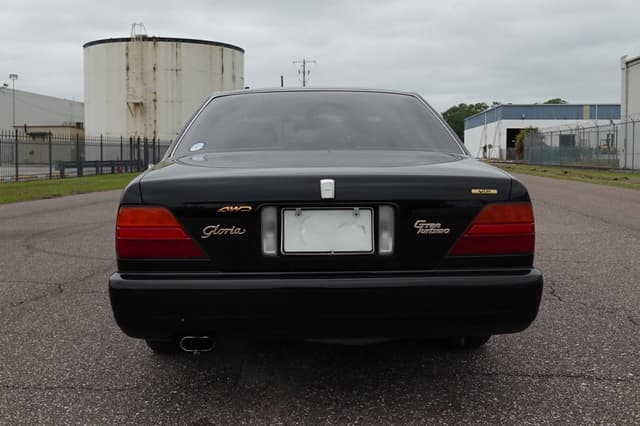 1992 Nissan Gloria JDM car for sale — photo 7 of 20