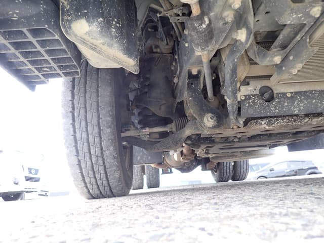 2011 Isuzu Elf JDM car for sale — photo 17 of 25