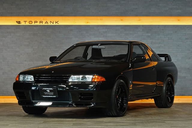 1989 Nissan Skyline JDM car for sale — photo 2 of 25