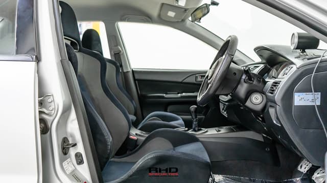 2001 Mitsubishi Lancer Evolution JDM car for sale — photo 14 of 25