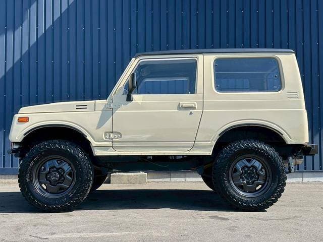 1992 Suzuki Jimny JDM car for sale — photo 3 of 15