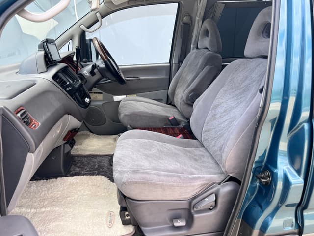 1998 Mitsubishi Delica JDM car for sale — photo 21 of 25