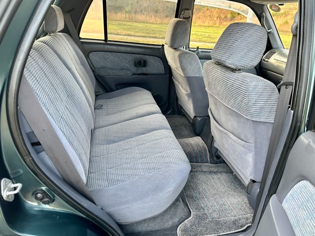 1996 Toyota Hilux Surf JDM car for sale — photo 9 of 11