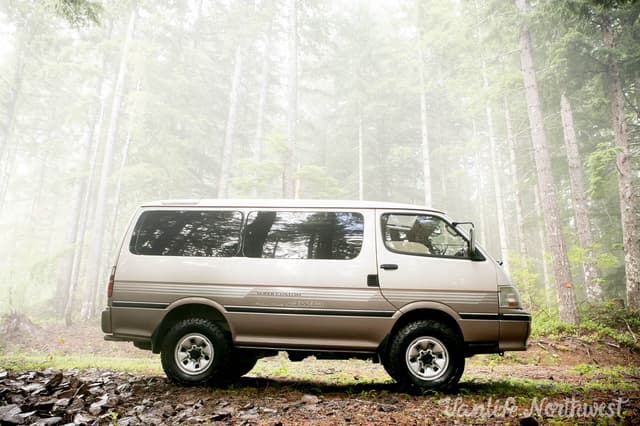 1995 Toyota HiAce JDM car for sale — photo 24 of 25
