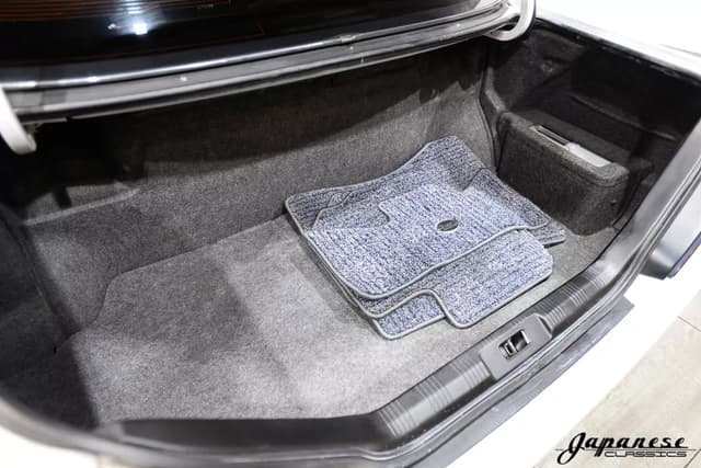 1996 Nissan Gloria JDM car for sale — photo 22 of 25