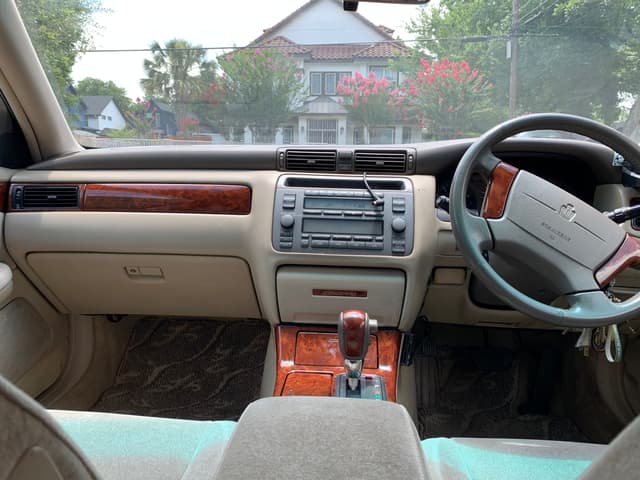 1999 Toyota Crown JDM car for sale — photo 8 of 16
