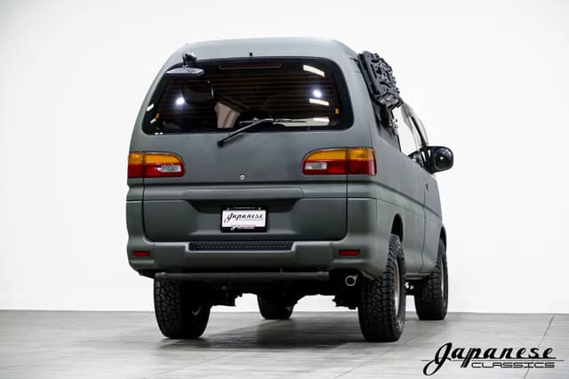 1994 Mitsubishi Delica JDM car for sale — photo 8 of 25