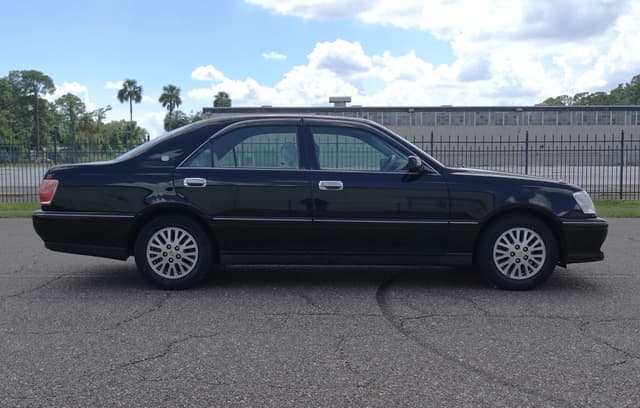 1999 Toyota Crown JDM car for sale — photo 5 of 18