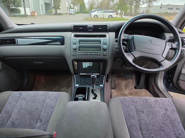 1999 Toyota Crown JDM car for sale — photo 12 of 13