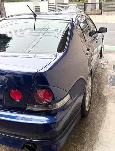 1999 Toyota Altezza JDM car for sale — photo 5 of 23