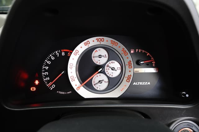 1999 Toyota Altezza JDM car for sale — photo 22 of 25