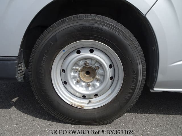 2005 Toyota HiAce JDM car for sale — photo 9 of 25