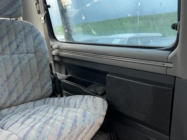 1996 Mitsubishi Delica JDM car for sale — photo 18 of 25
