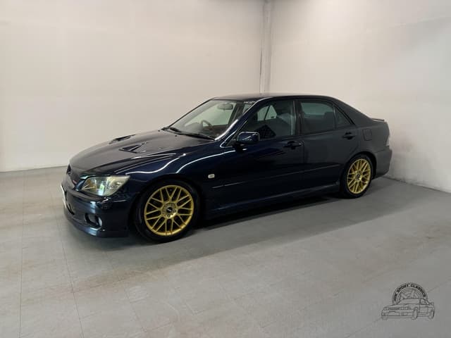 2000 Toyota Altezza JDM car for sale — photo 9 of 25