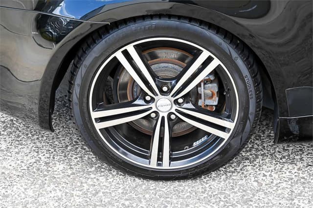 2010 Nissan Skyline JDM car for sale — photo 13 of 23