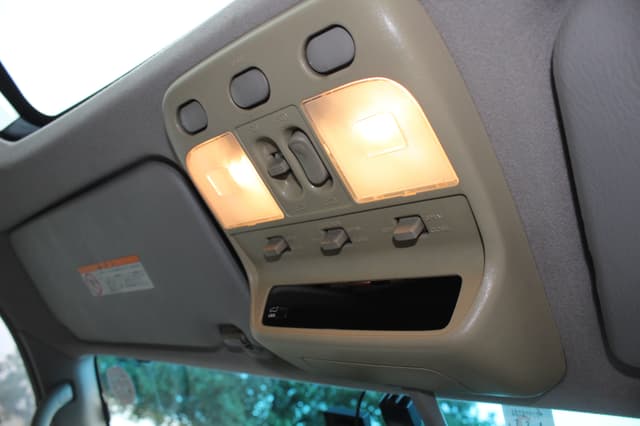 1998 Nissan Caravan JDM car for sale — photo 23 of 25