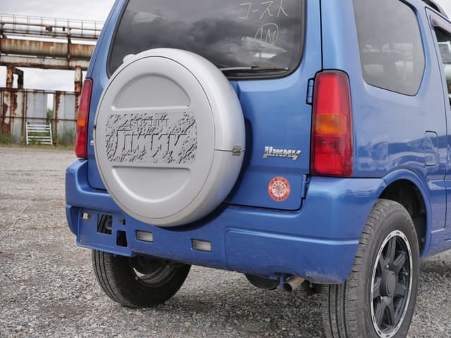 2002 Suzuki Jimny JDM car for sale — photo 18 of 25