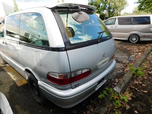 1997 Toyota Estima JDM car for sale — photo 3 of 8
