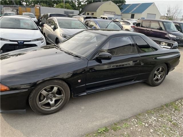 1992 Nissan Skyline JDM car for sale — photo 4 of 5
