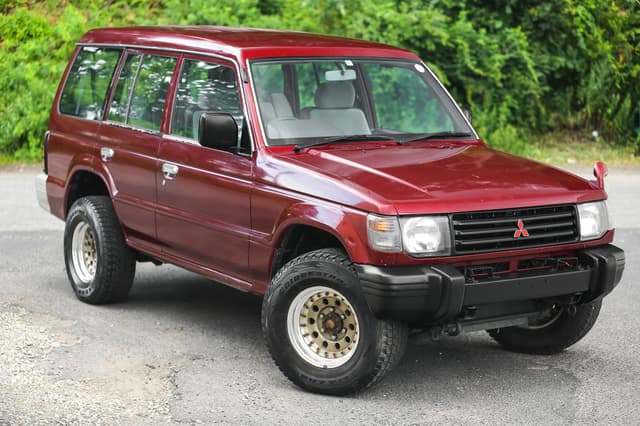 1993 Mitsubishi Pajero JDM car for sale — photo 9 of 25