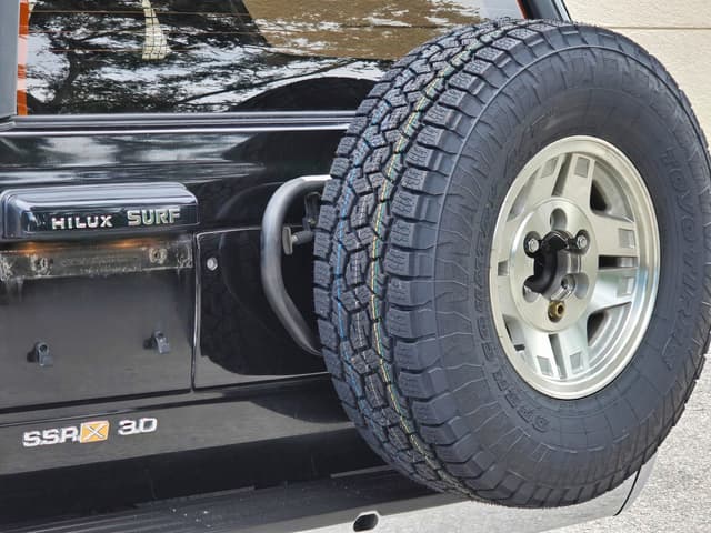 1995 Toyota Hilux Surf JDM car for sale — photo 19 of 20