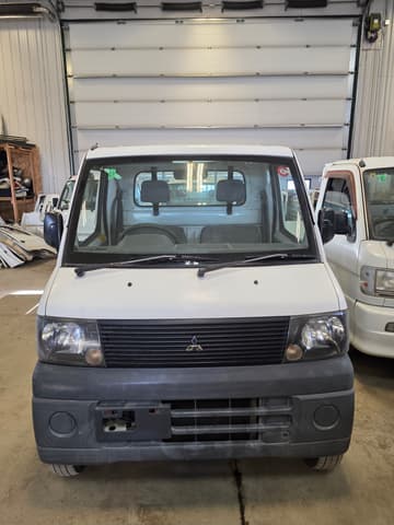 2001 Mitsubishi Minicab JDM car for sale — photo 10 of 18