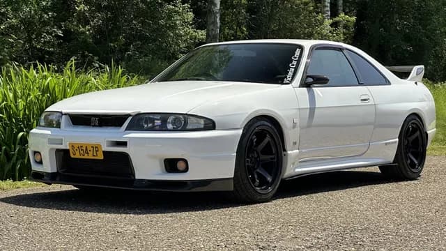 1997 Nissan Skyline JDM car for sale — photo 6 of 25