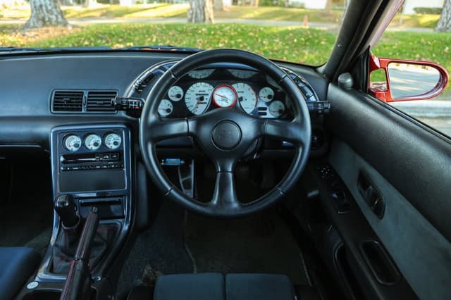 1992 Nissan Skyline JDM car for sale — photo 7 of 25