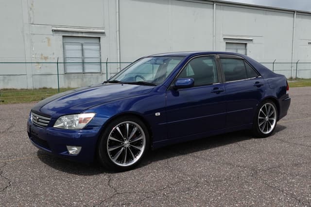 1998 Toyota Altezza JDM car for sale — photo 2 of 19