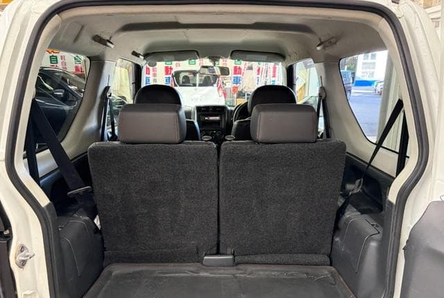 2009 Suzuki Jimny JDM car for sale — photo 24 of 25