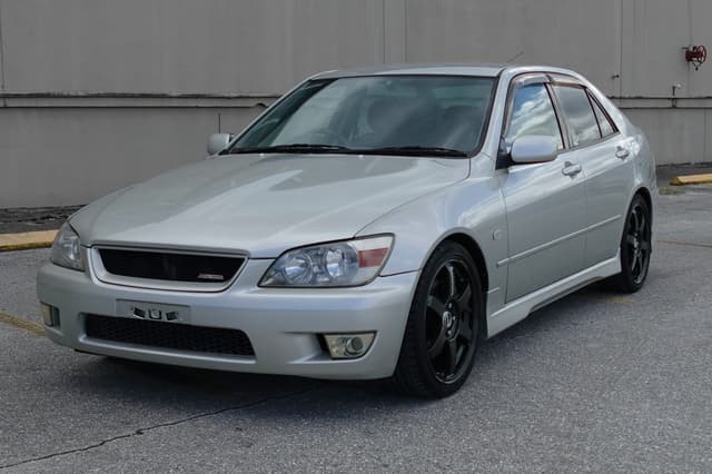 2000 Toyota Altezza JDM car for sale — photo 10 of 18