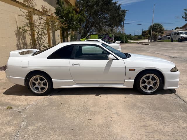 1996 Nissan Skyline JDM car for sale — photo 9 of 18
