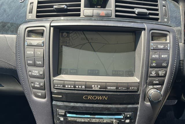 2004 Toyota Crown JDM car for sale — photo 17 of 25