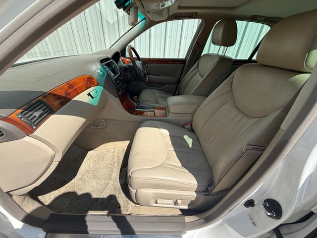 2001 Toyota Celsior JDM car for sale — photo 10 of 20