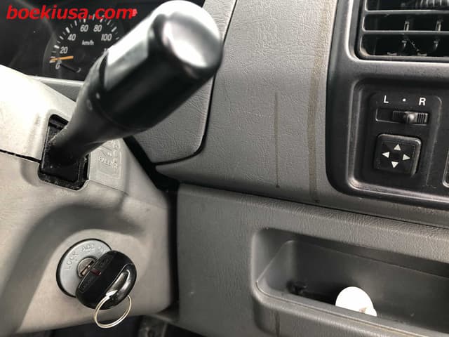 1999 Mitsubishi Town Box JDM car for sale — photo 17 of 23