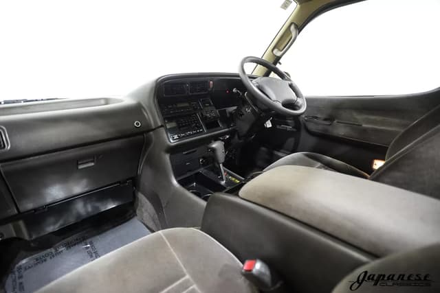 1995 Toyota HiAce JDM car for sale — photo 9 of 25