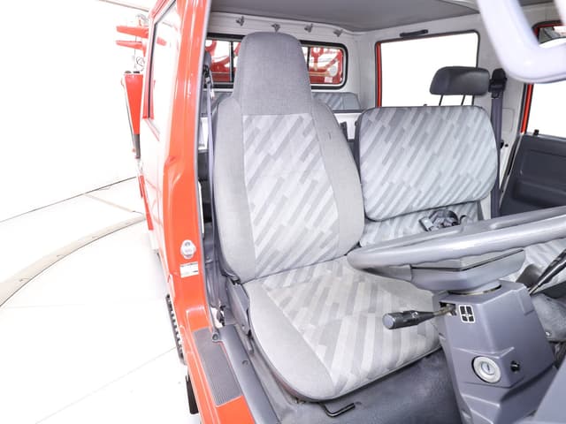 1992 Toyota HiAce JDM car for sale — photo 17 of 25