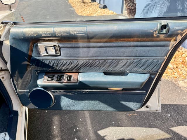 1982 Toyota Crown JDM car for sale — photo 22 of 25
