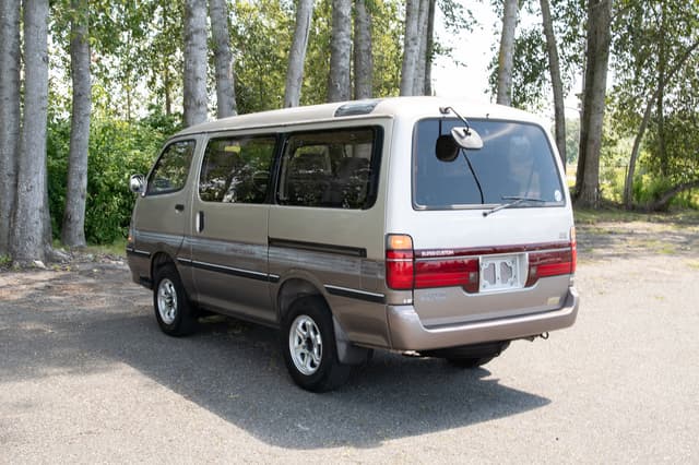 1994 Toyota HiAce JDM car for sale — photo 4 of 14