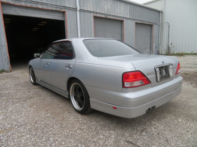 1997 Nissan Cedric JDM car for sale — photo 6 of 22