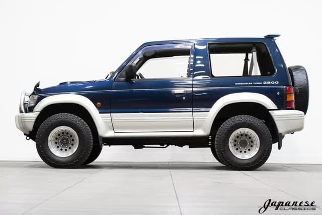 1993 Mitsubishi Pajero JDM car for sale — photo 4 of 25