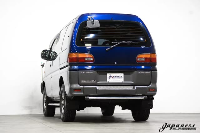1996 Mitsubishi Delica JDM car for sale — photo 6 of 25