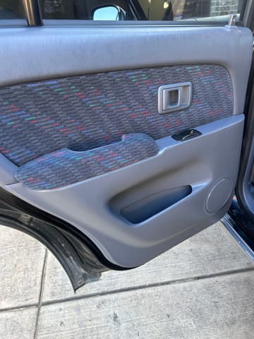 1997 Toyota Hilux Surf JDM car for sale — photo 13 of 23
