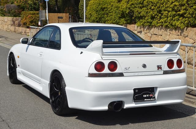 1995 Nissan Skyline JDM car for sale — photo 4 of 11
