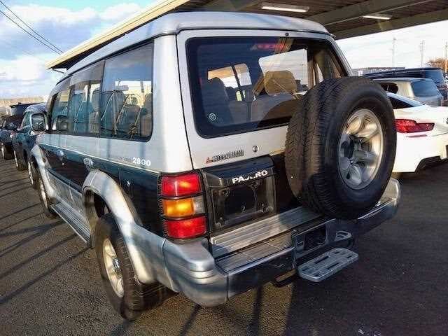 1993 Mitsubishi Pajero JDM car for sale — photo 2 of 6