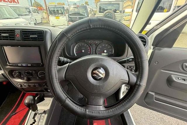2008 Suzuki Jimny JDM car for sale — photo 3 of 25